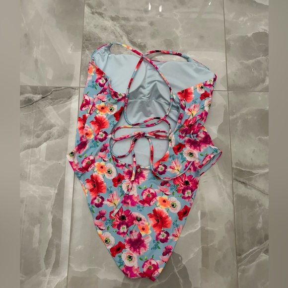 VICTORIAS SECRET ONE PIECE STRAPPY SWIM SUIT BLUE FLORAL SIZE XL Open Back - Picture 6 of 9